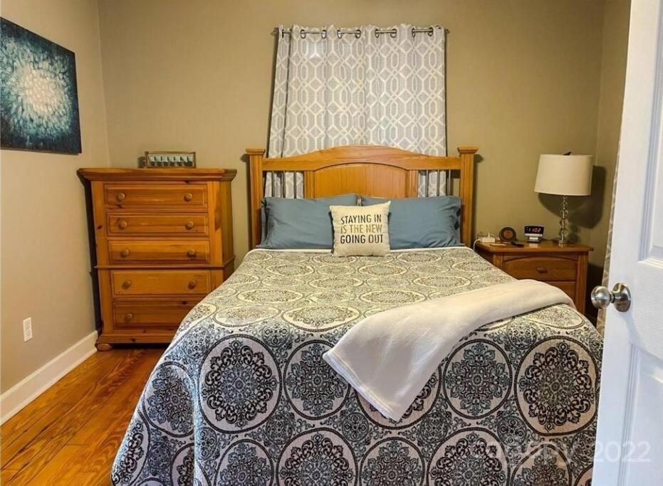 Charming Cottage In Morganton With Ample Parking Екстериор снимка