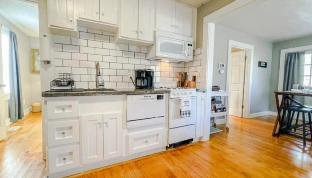Charming Cottage In Morganton With Ample Parking Екстериор снимка